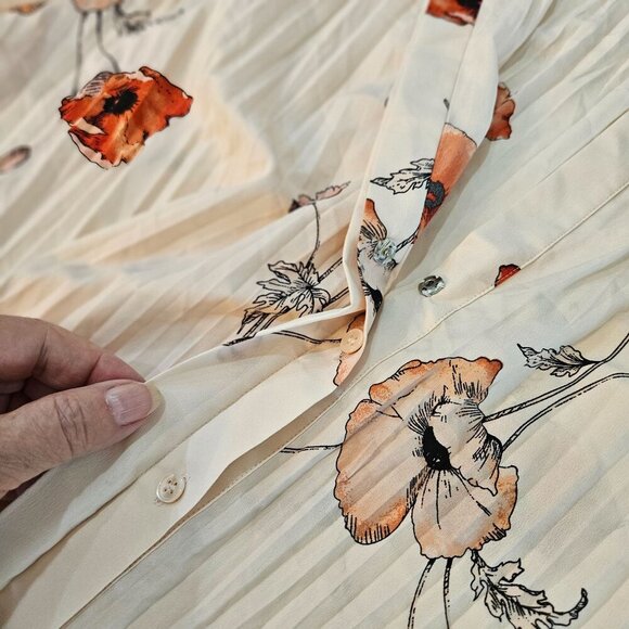 Vince Pale Blush Tossed Poppy Pleated Blouse Size Large Top 3/4 Sleeve Floral - Picture 7 of 12
